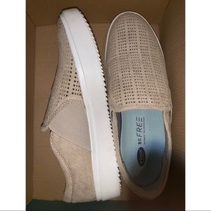 Women’s shoes size 9 but best fit 8.5/7.5